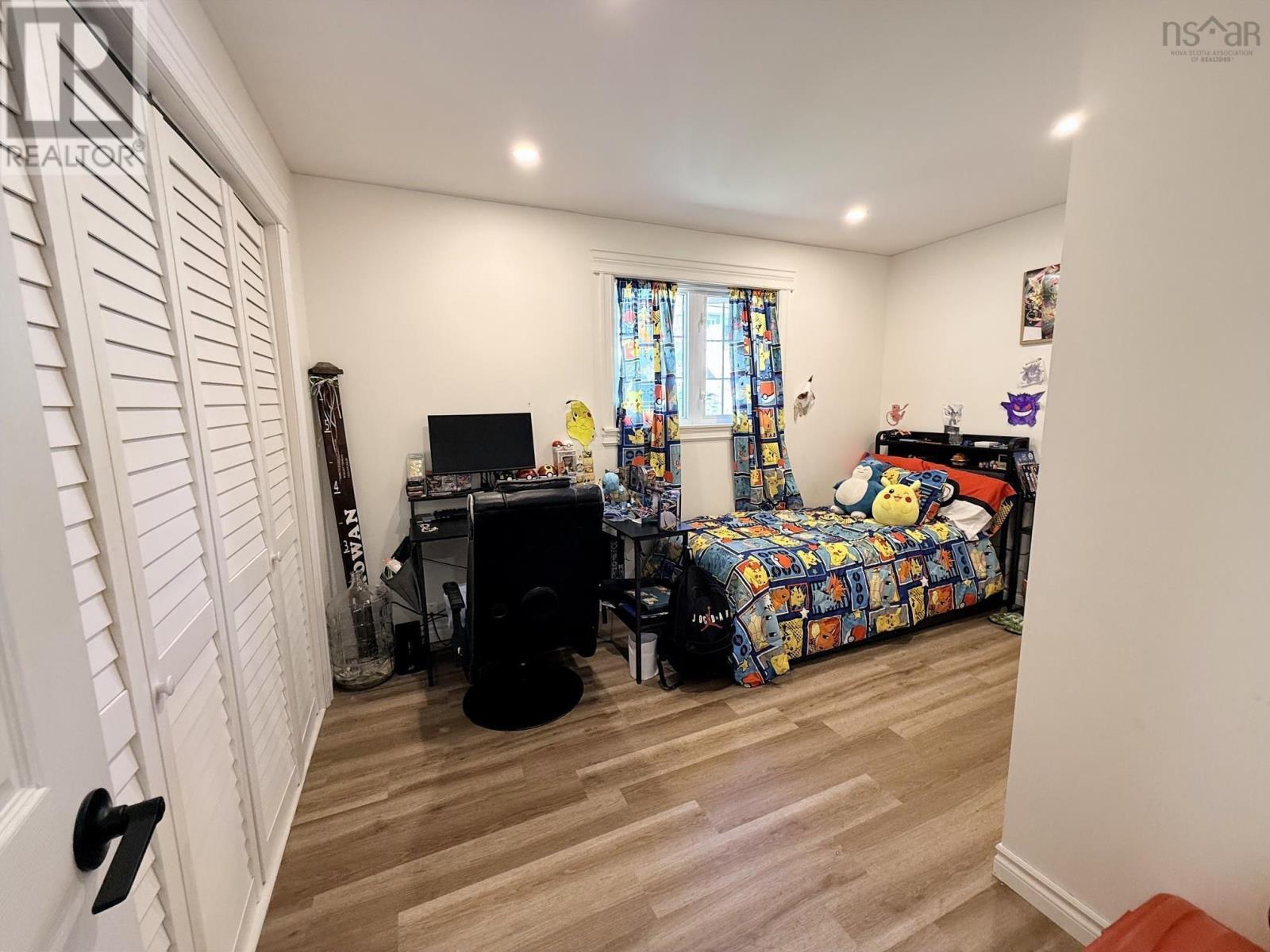 54 Maple Avenue - 18