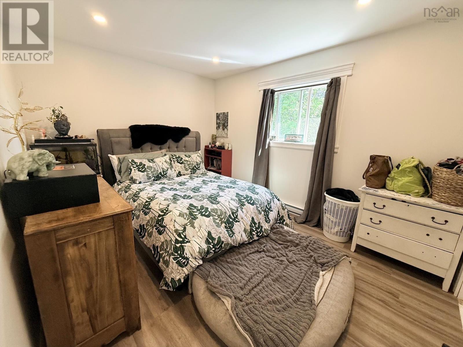 54 Maple Avenue - 21