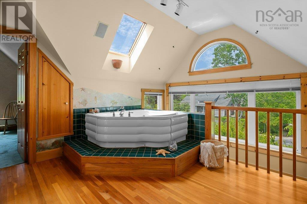 Property 21 of 39 of 208 Victoria Street