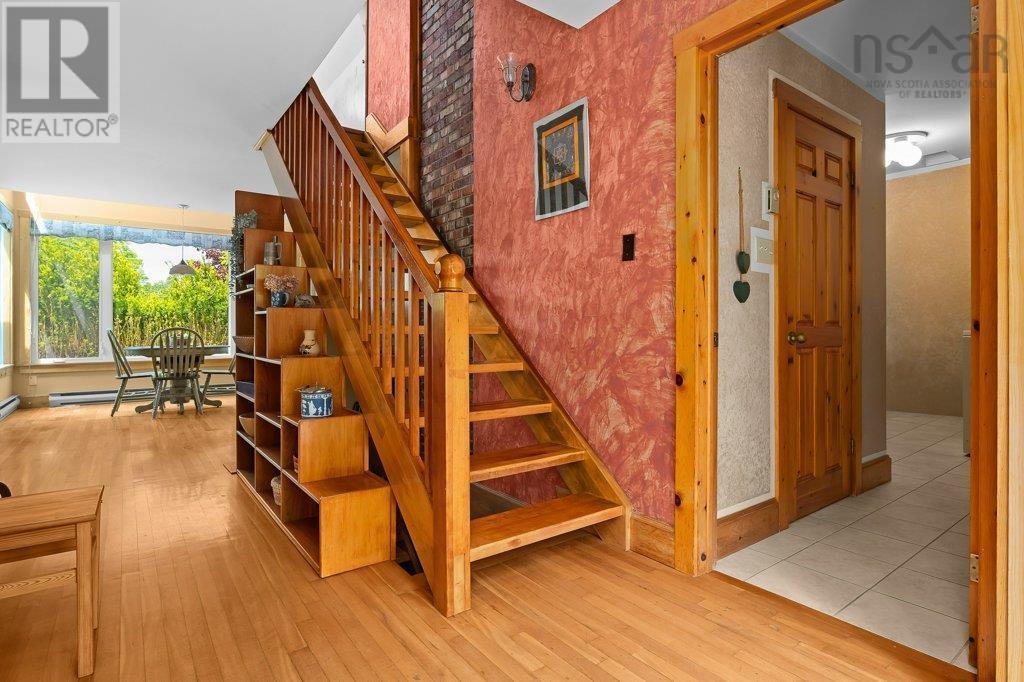 Property 7 of 39 of 208 Victoria Street