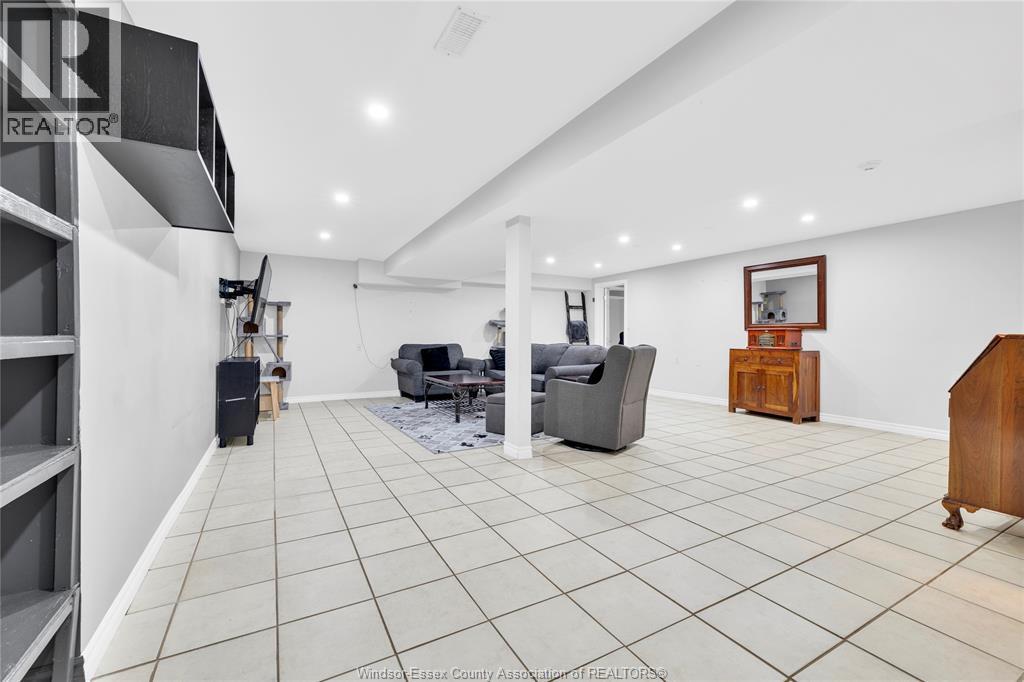6225 MATCHETT - 27