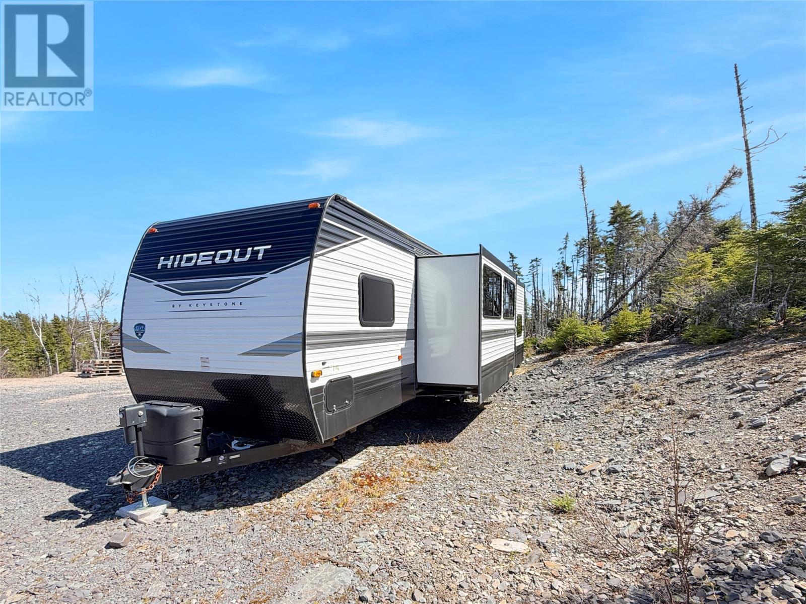 556 Salmonier Line - 11