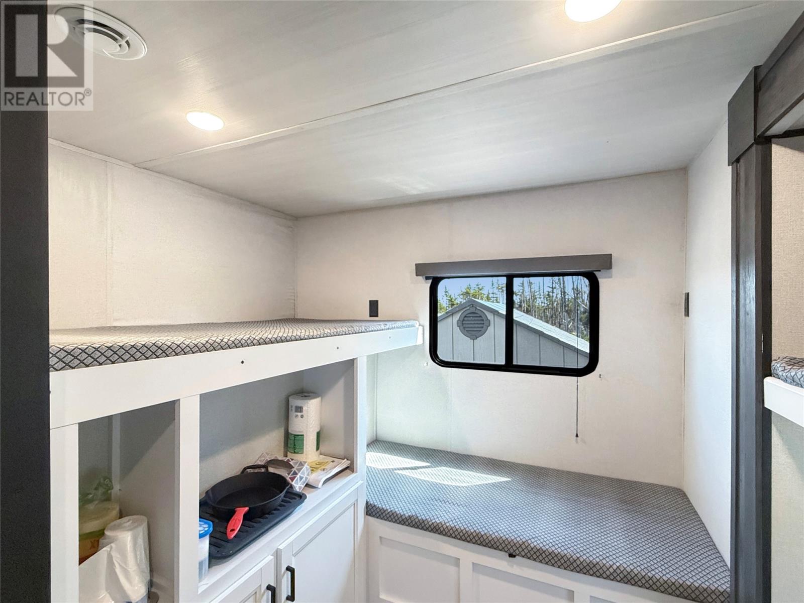 556 Salmonier Line - 22