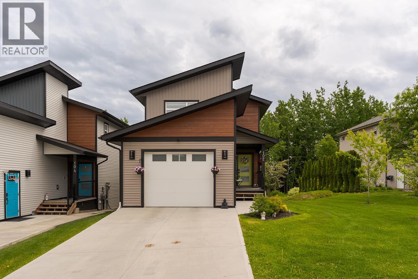 Kitchen of 102 6664 WESTMOUNT DRIVE · Prince George, BC