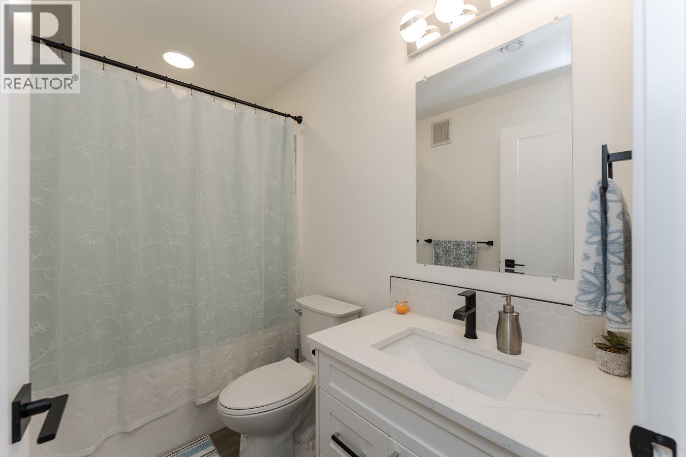 Photo 32 of 40 — 102 6664 WESTMOUNT DRIVE · Prince George, BC