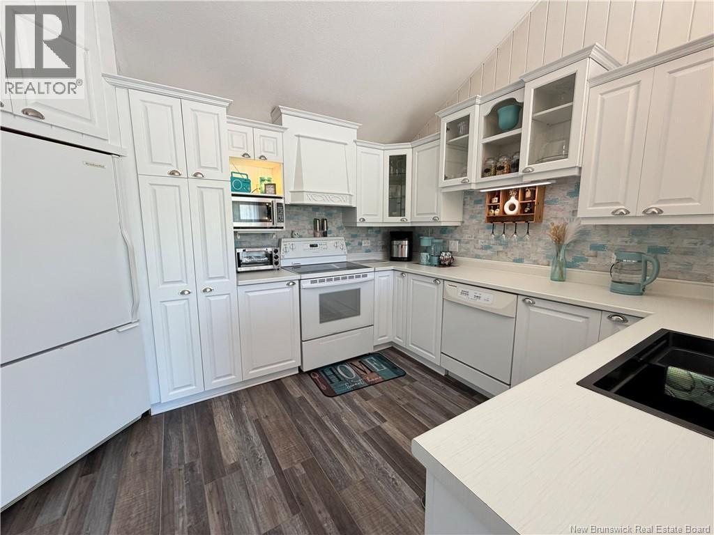 859 St-Joseph Road - 13