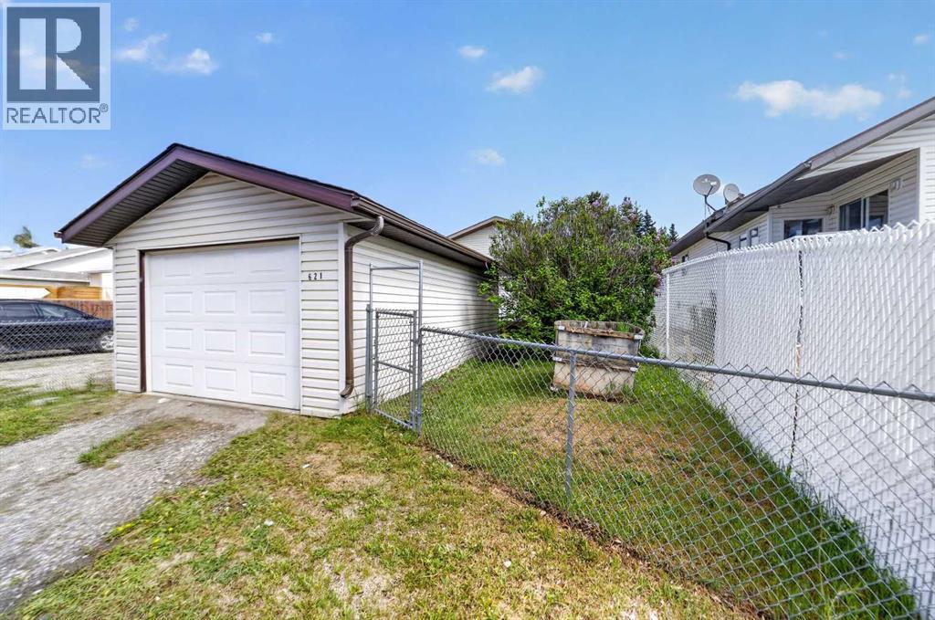 621 5 Avenue SW - 24