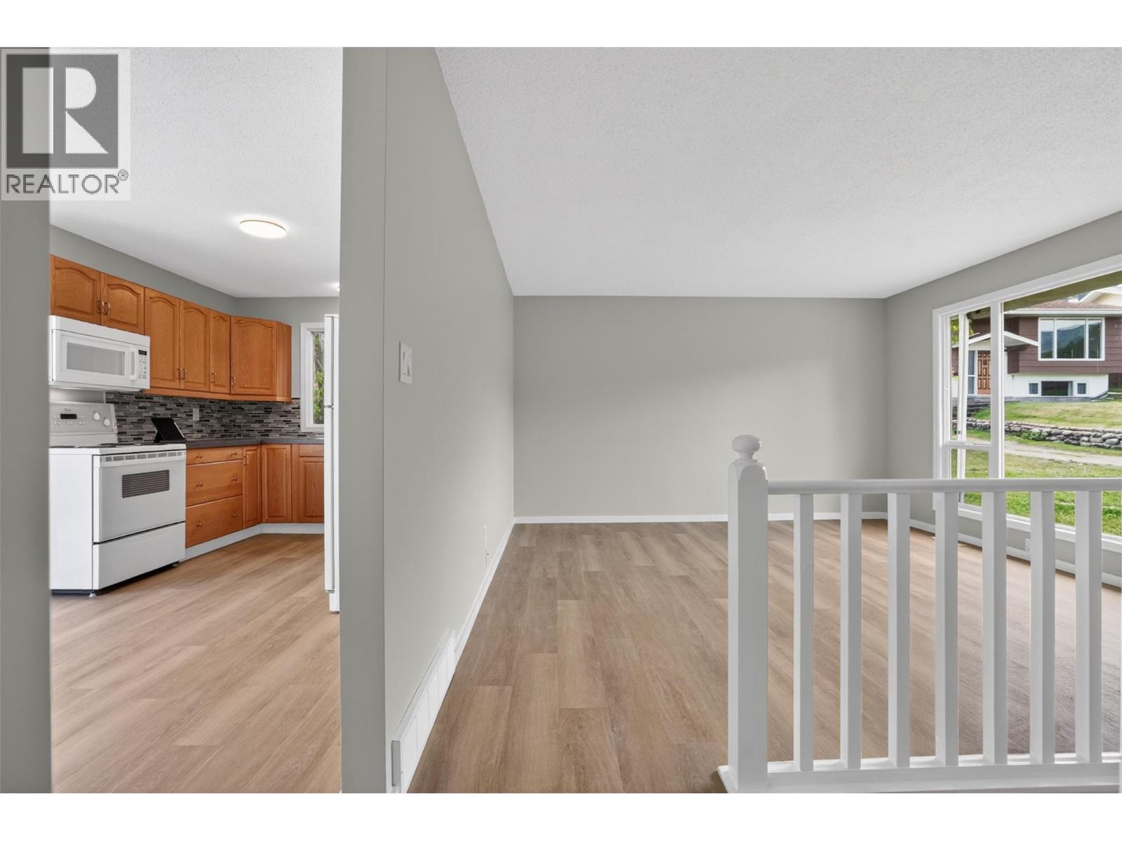 1708 SLOCAN Crescent - 10