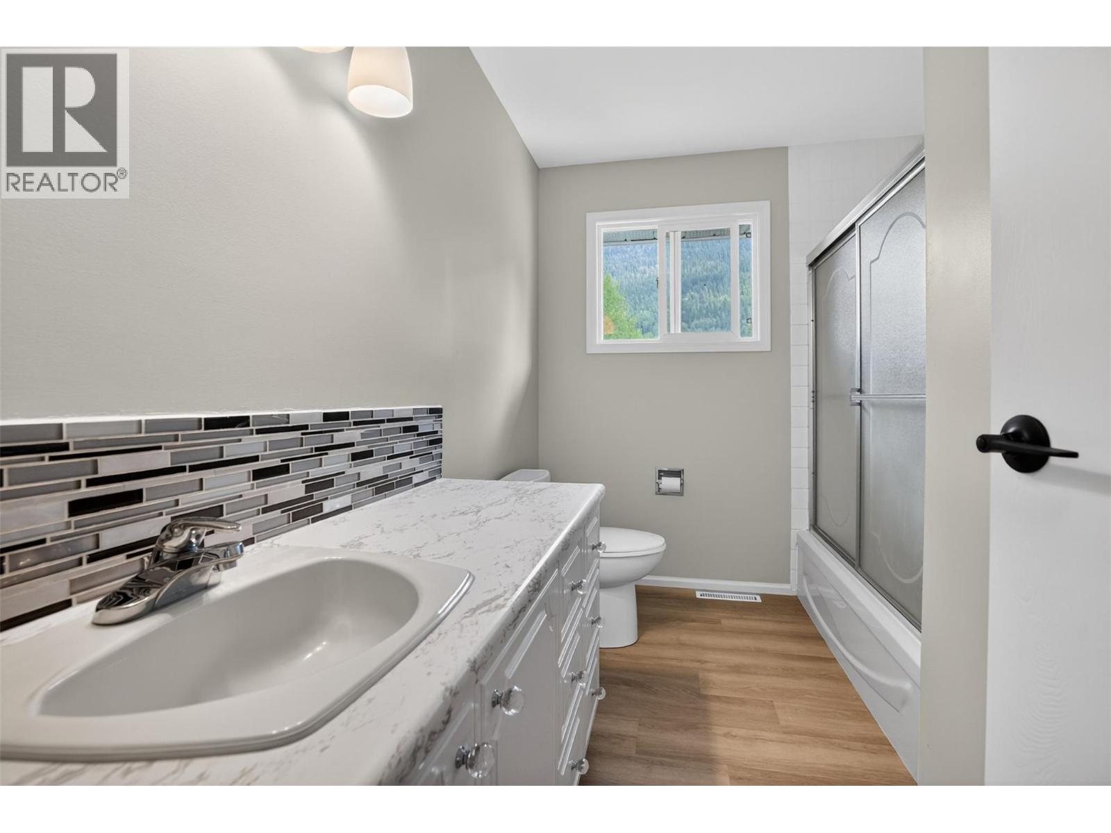 1708 SLOCAN Crescent - 23