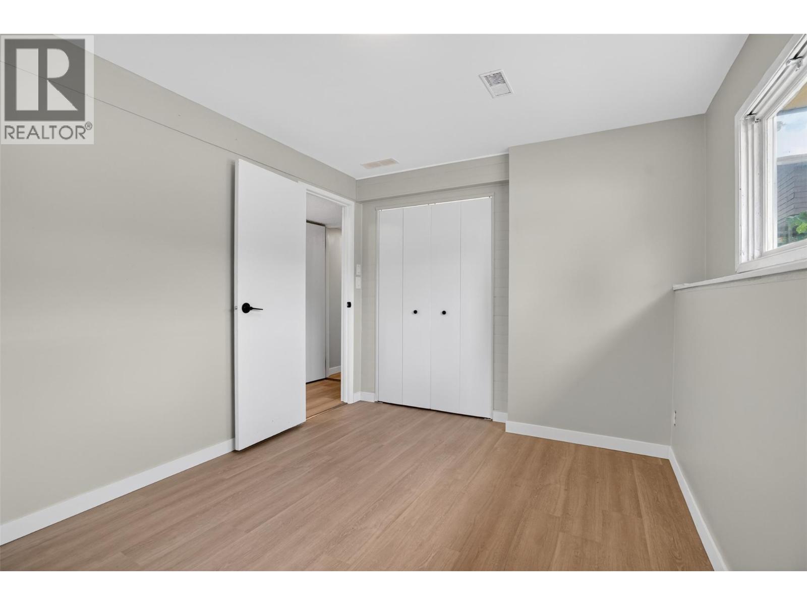 1708 SLOCAN Crescent - 28