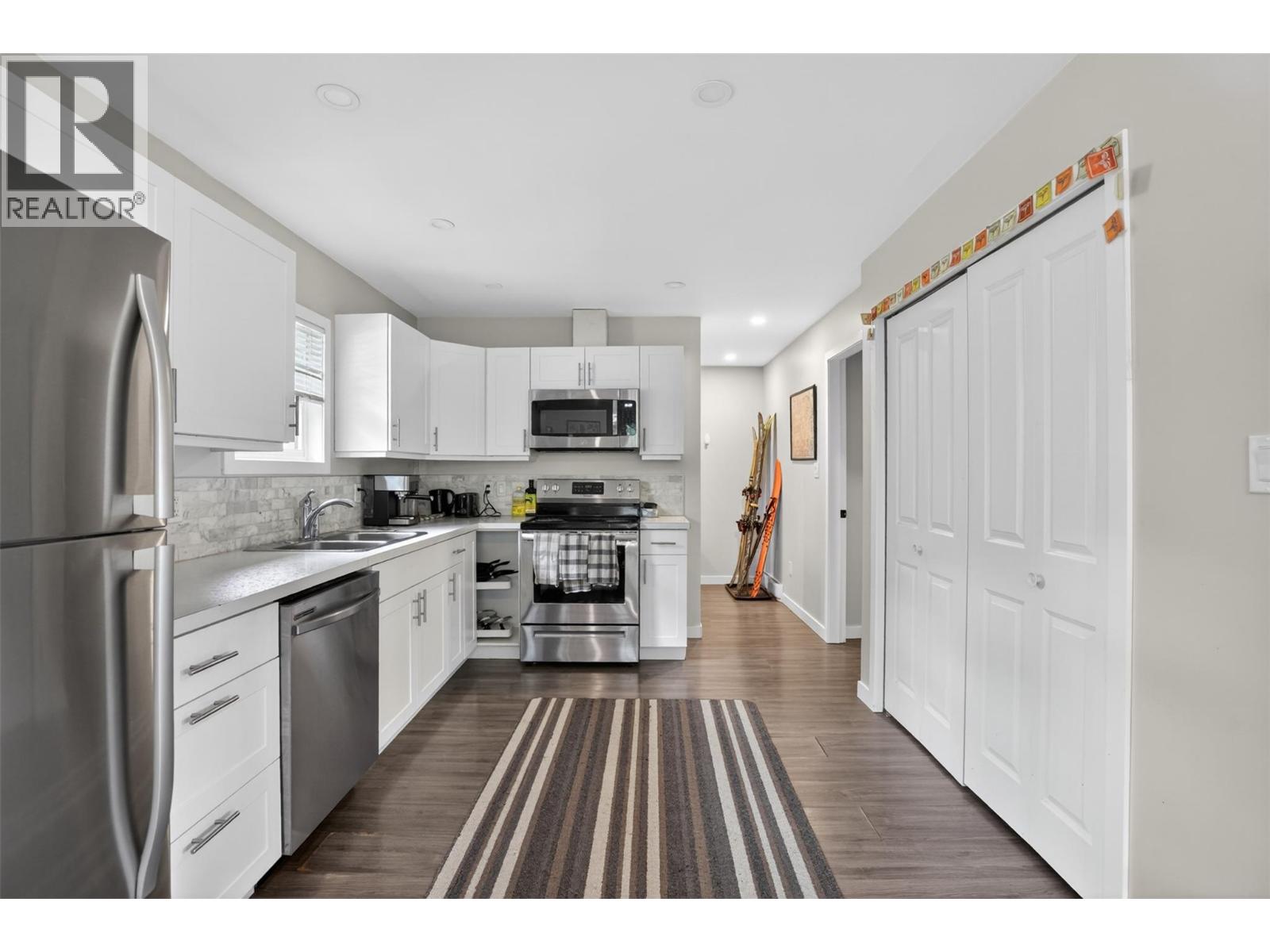 1708 SLOCAN Crescent - 43