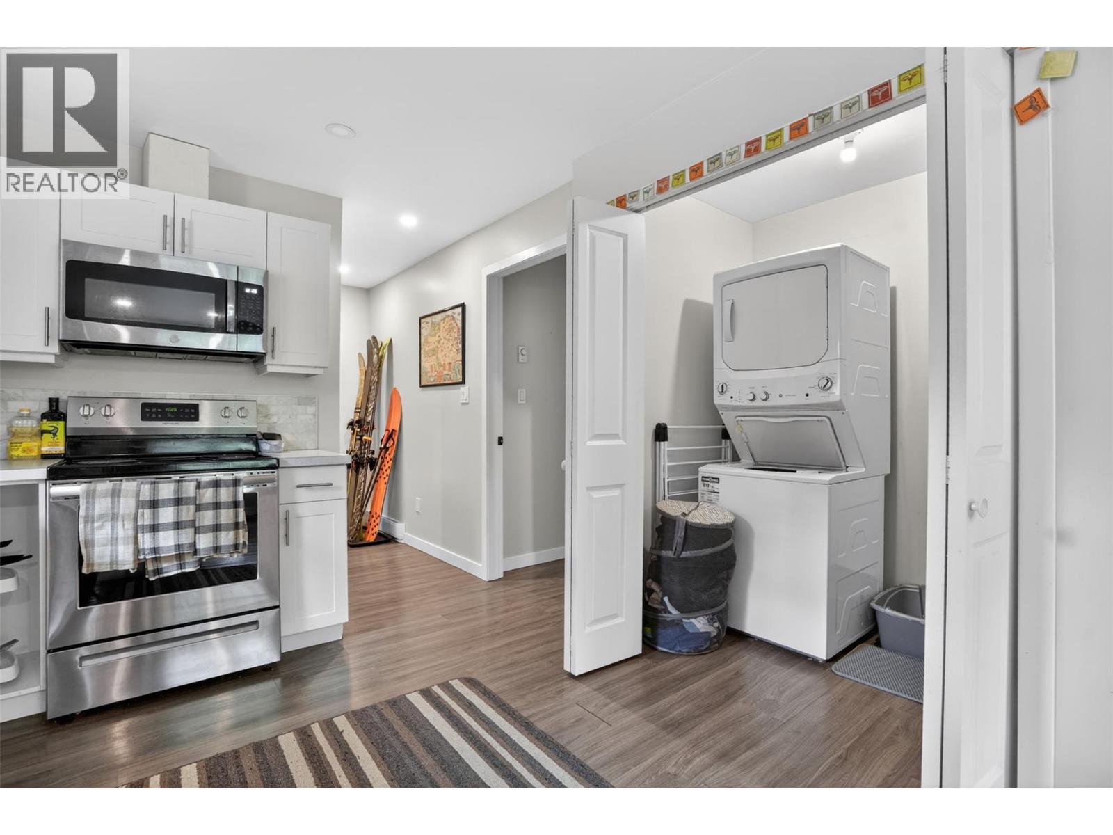 1708 SLOCAN Crescent - 48