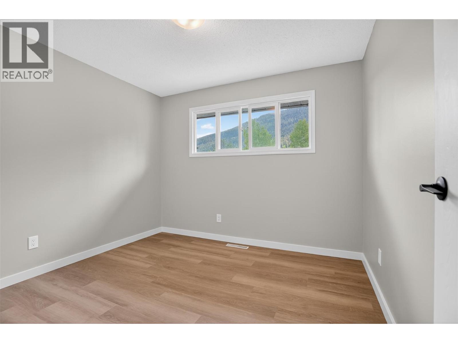1708 SLOCAN Crescent - 21
