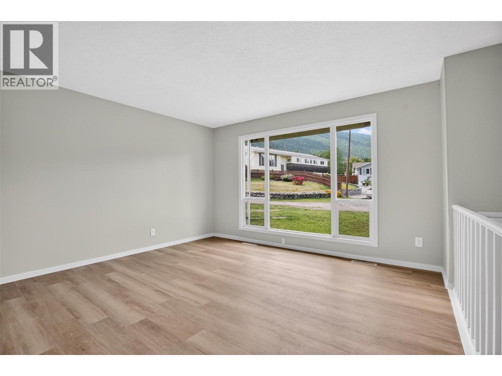 1708 SLOCAN Crescent - 8
