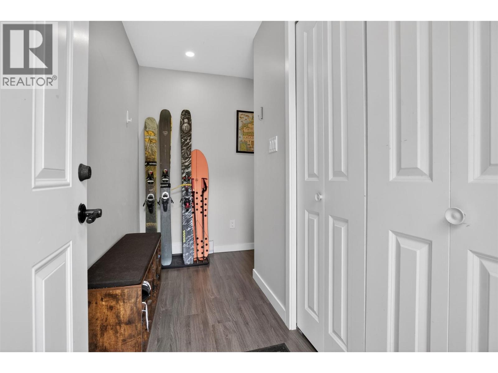 1708 SLOCAN Crescent - 40