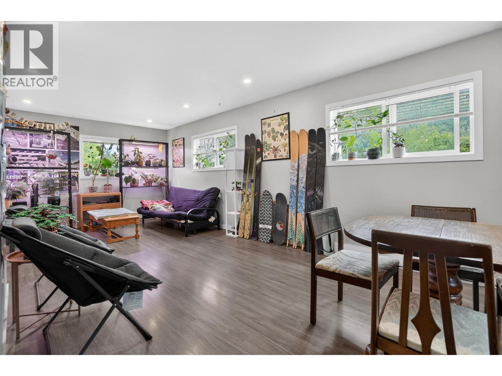 1708 SLOCAN Crescent - 45