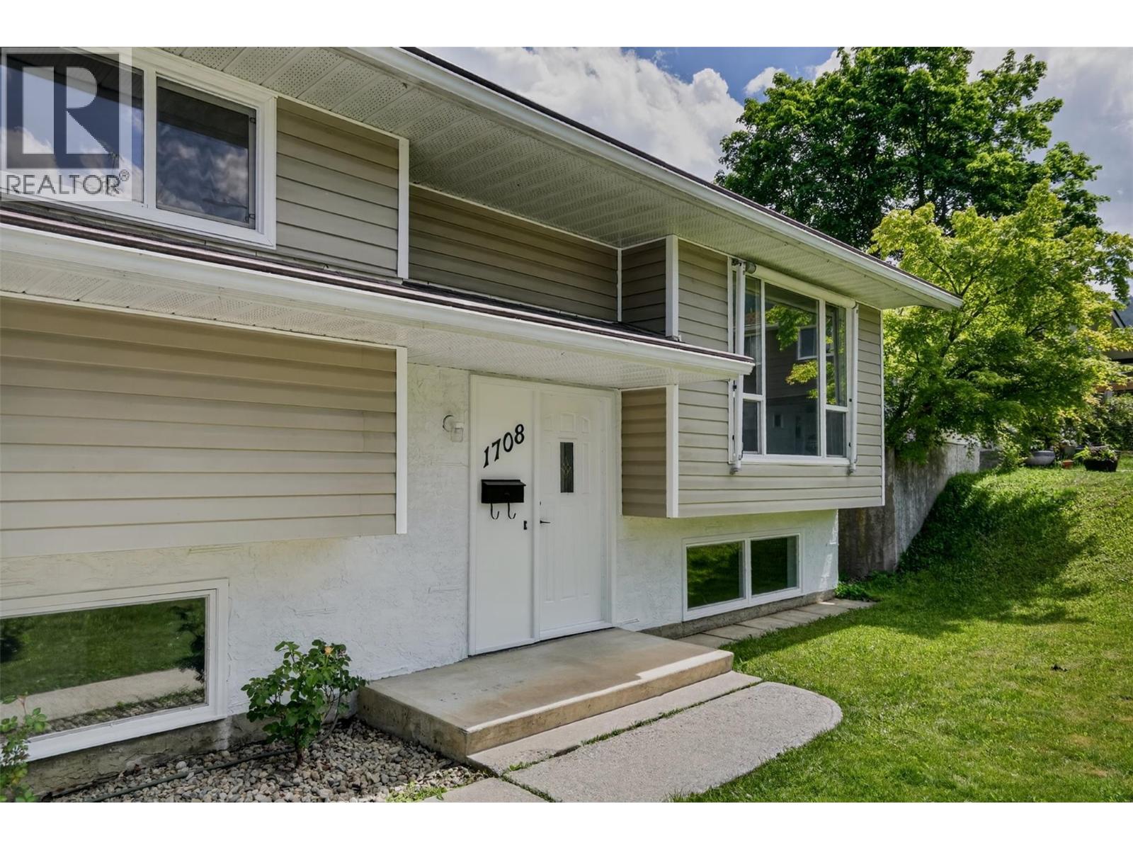 1708 SLOCAN Crescent - 5