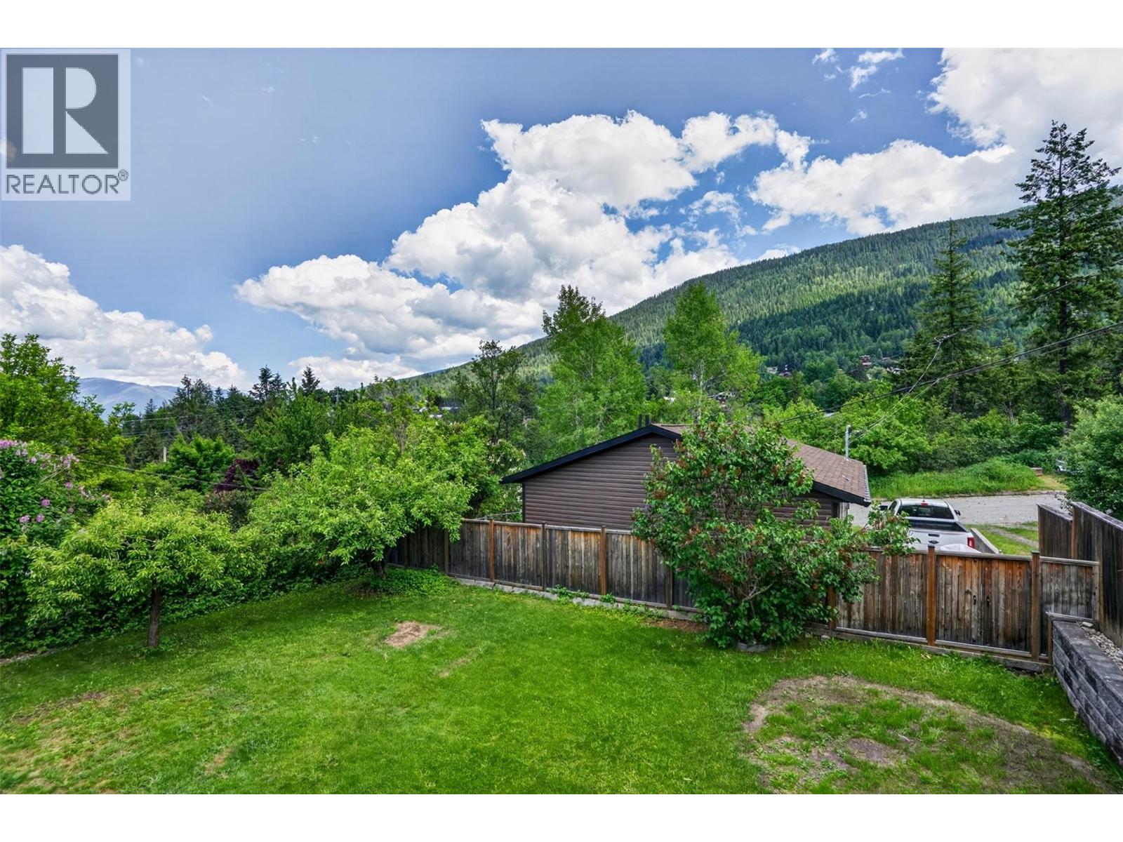 1708 SLOCAN Crescent - 37