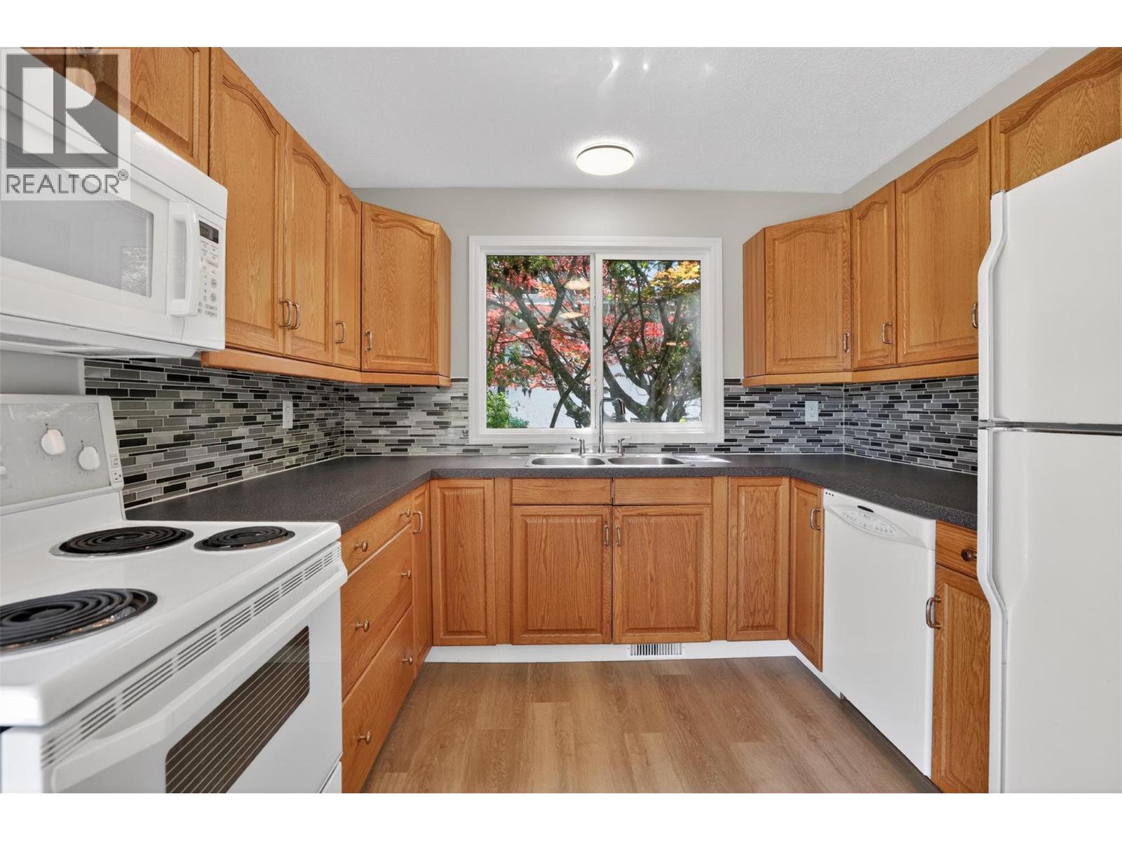 1708 SLOCAN Crescent - 12