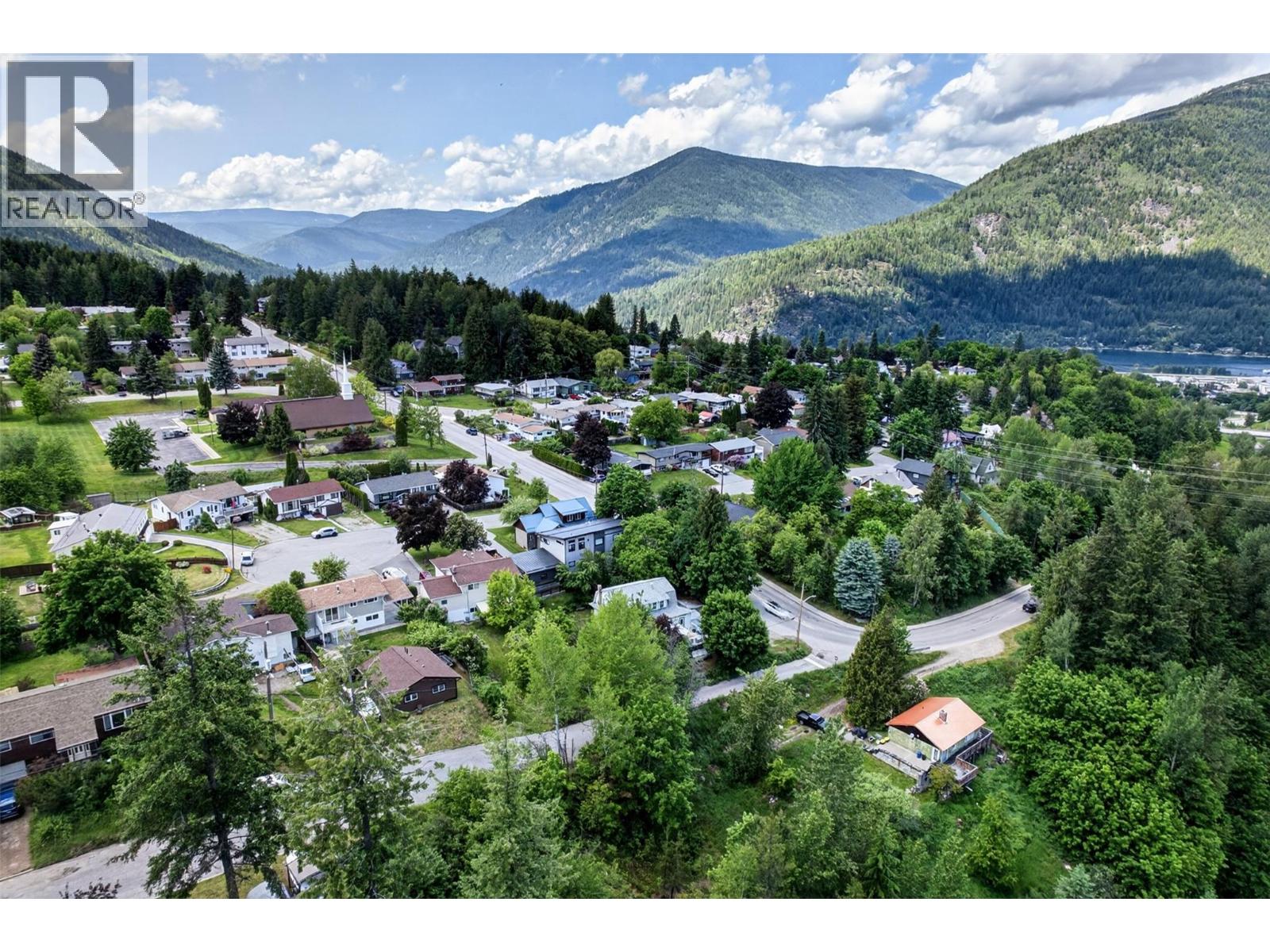 1708 SLOCAN Crescent - 61