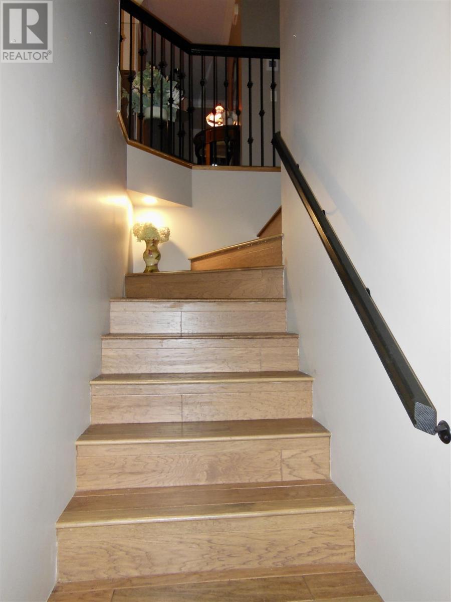 93 Crimson Ridge DR - 31
