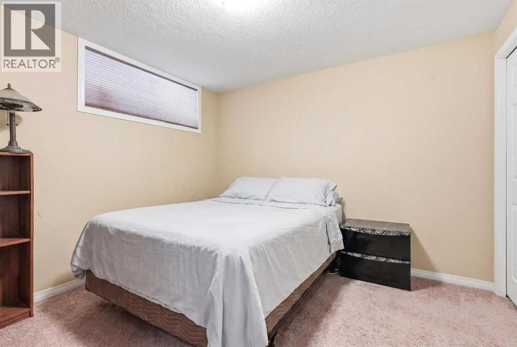 19 Hillcrest Link SW - 32