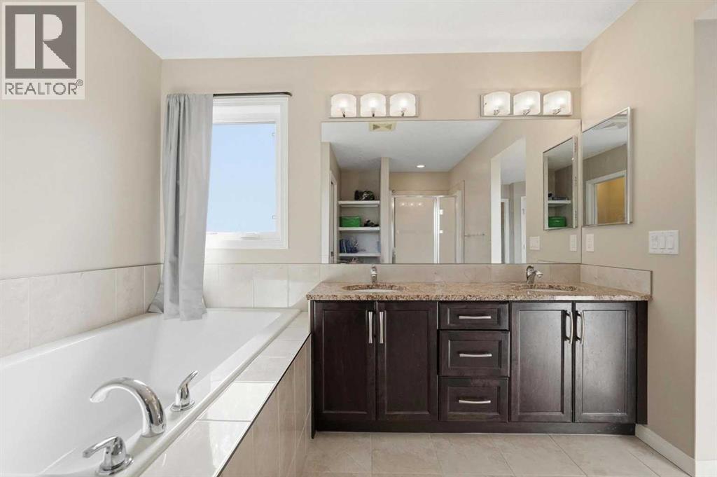 19 Hillcrest Link SW - 18
