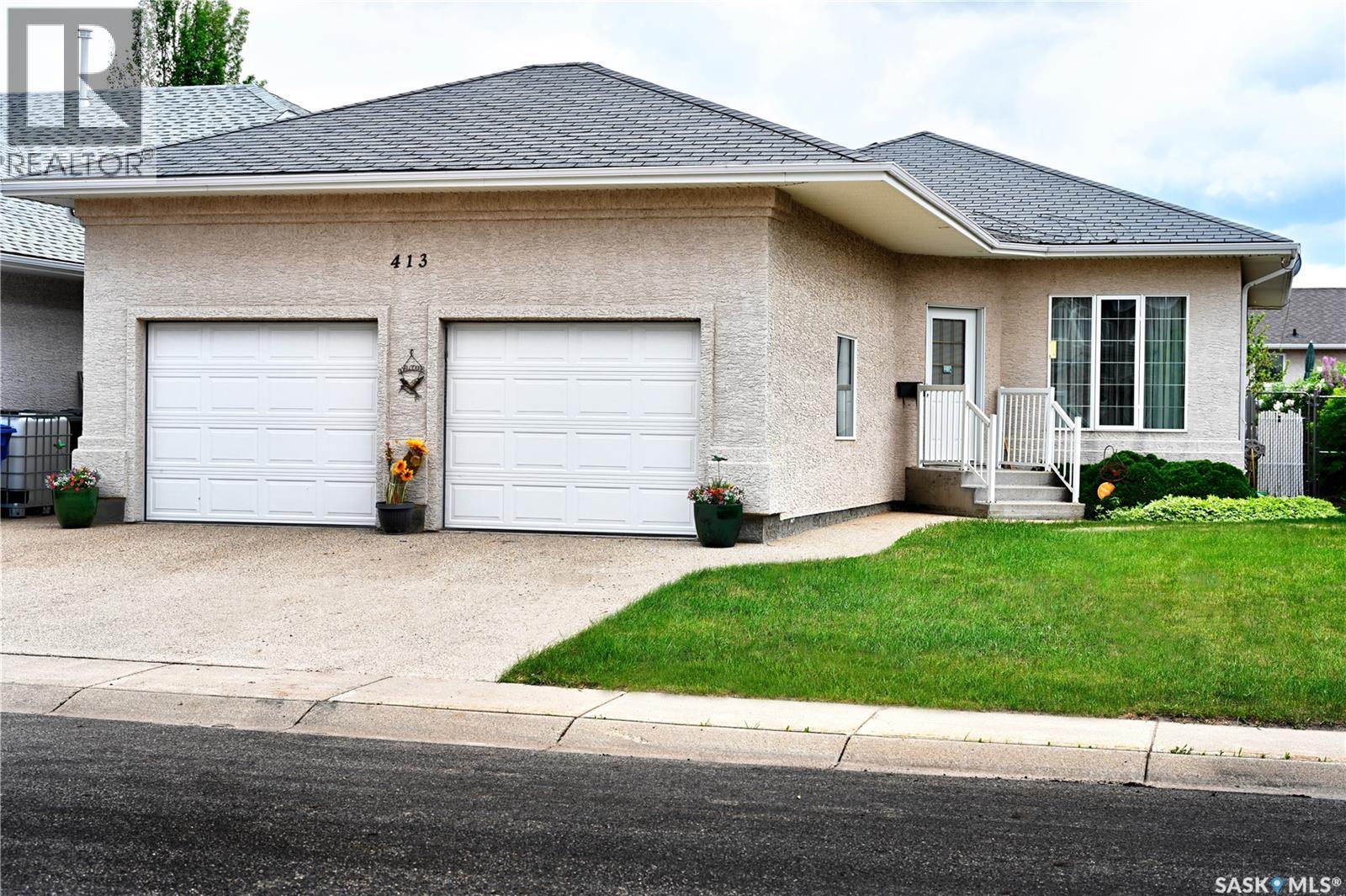 413 Crystal CRESCENT - 1