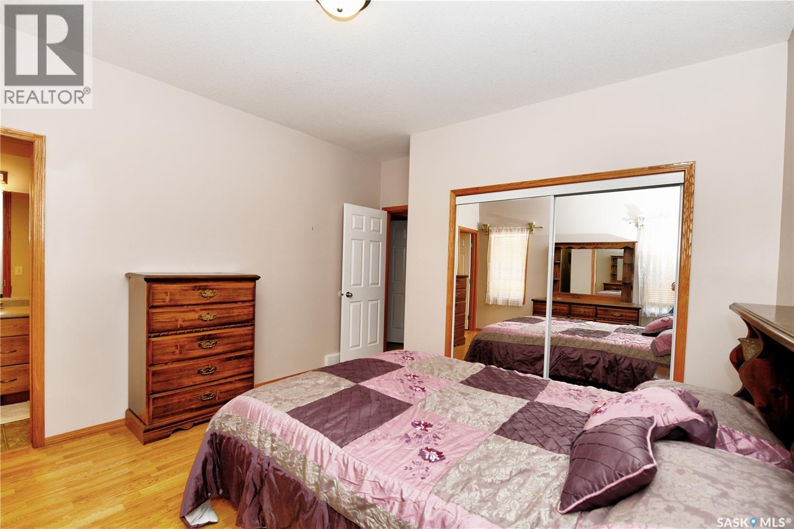 413 Crystal CRESCENT - 13