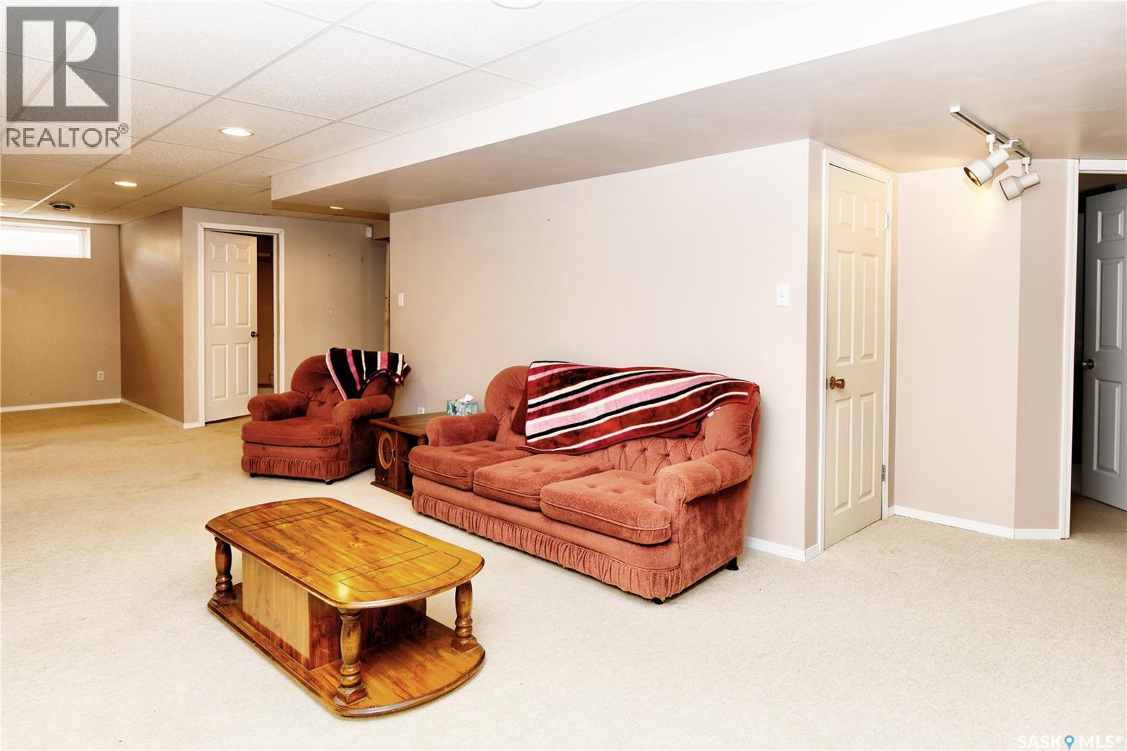 413 Crystal CRESCENT - 18