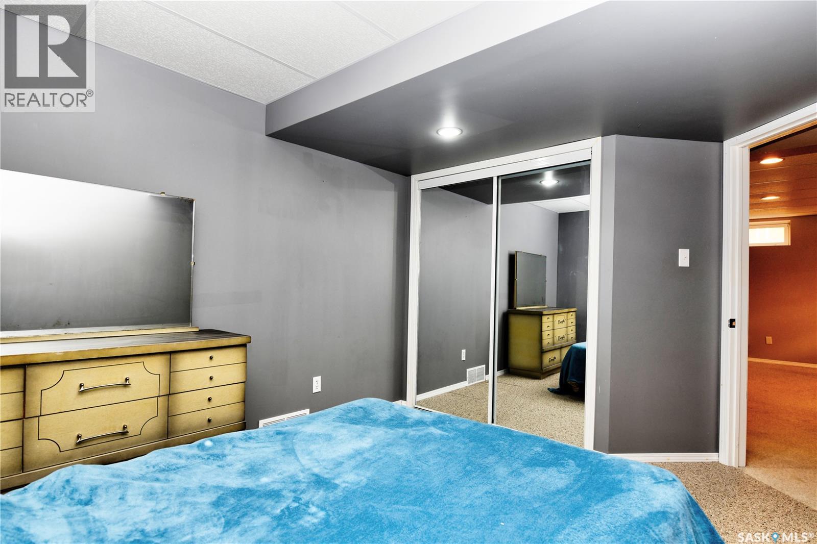 413 Crystal CRESCENT - 23