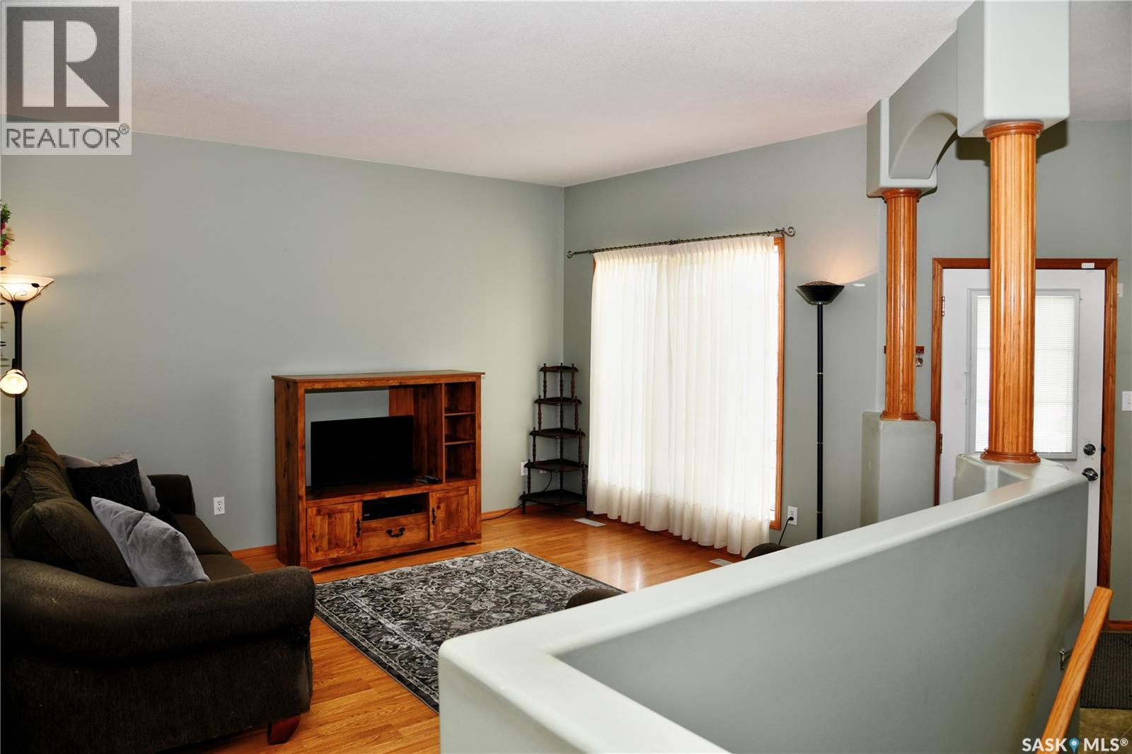 413 Crystal CRESCENT - 8