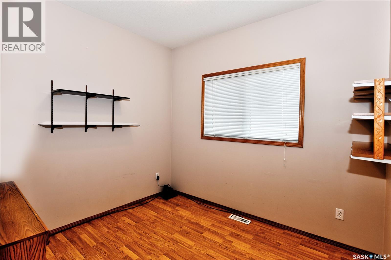 413 Crystal CRESCENT - 9