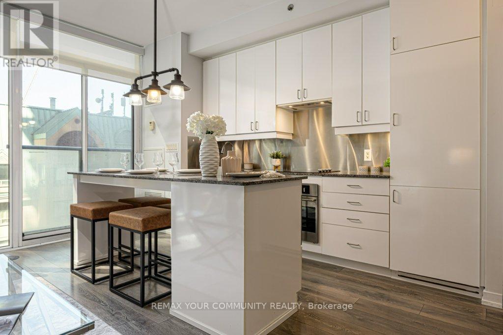 #1002 426 UNIVERSITY AVENUE - 2