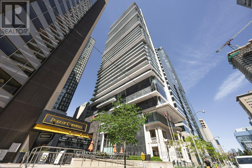 #1002 426 UNIVERSITY AVENUE - 1