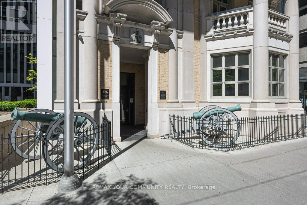 #1002 426 UNIVERSITY AVENUE - 23