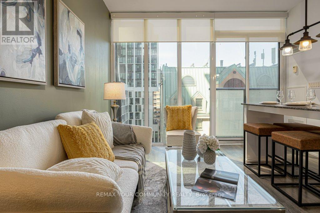 #1002 426 UNIVERSITY AVENUE - 7