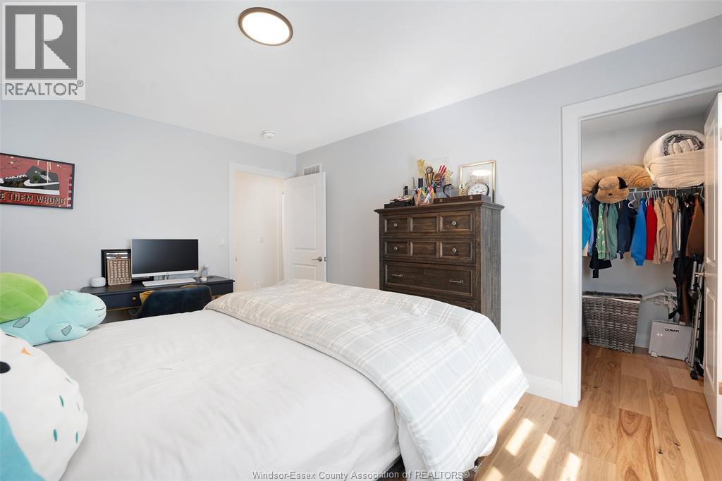 6036 SILVER MAPLE ROAD - 33