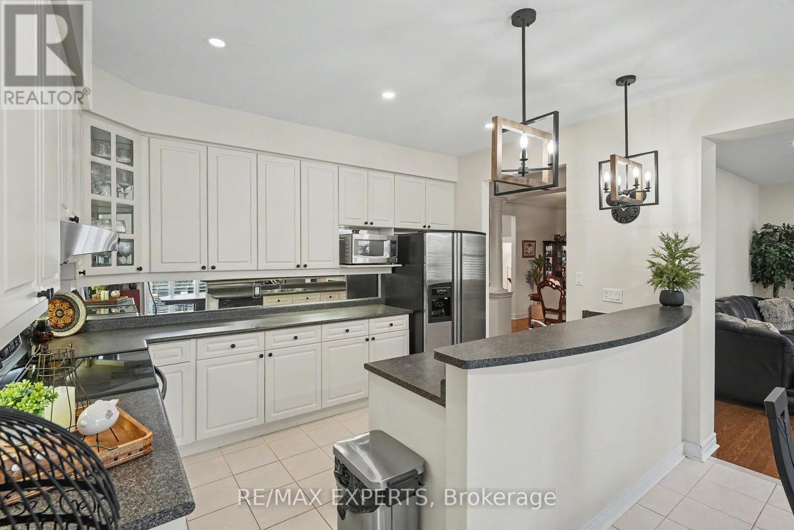 15 ARROWOOD CRESCENT - 12