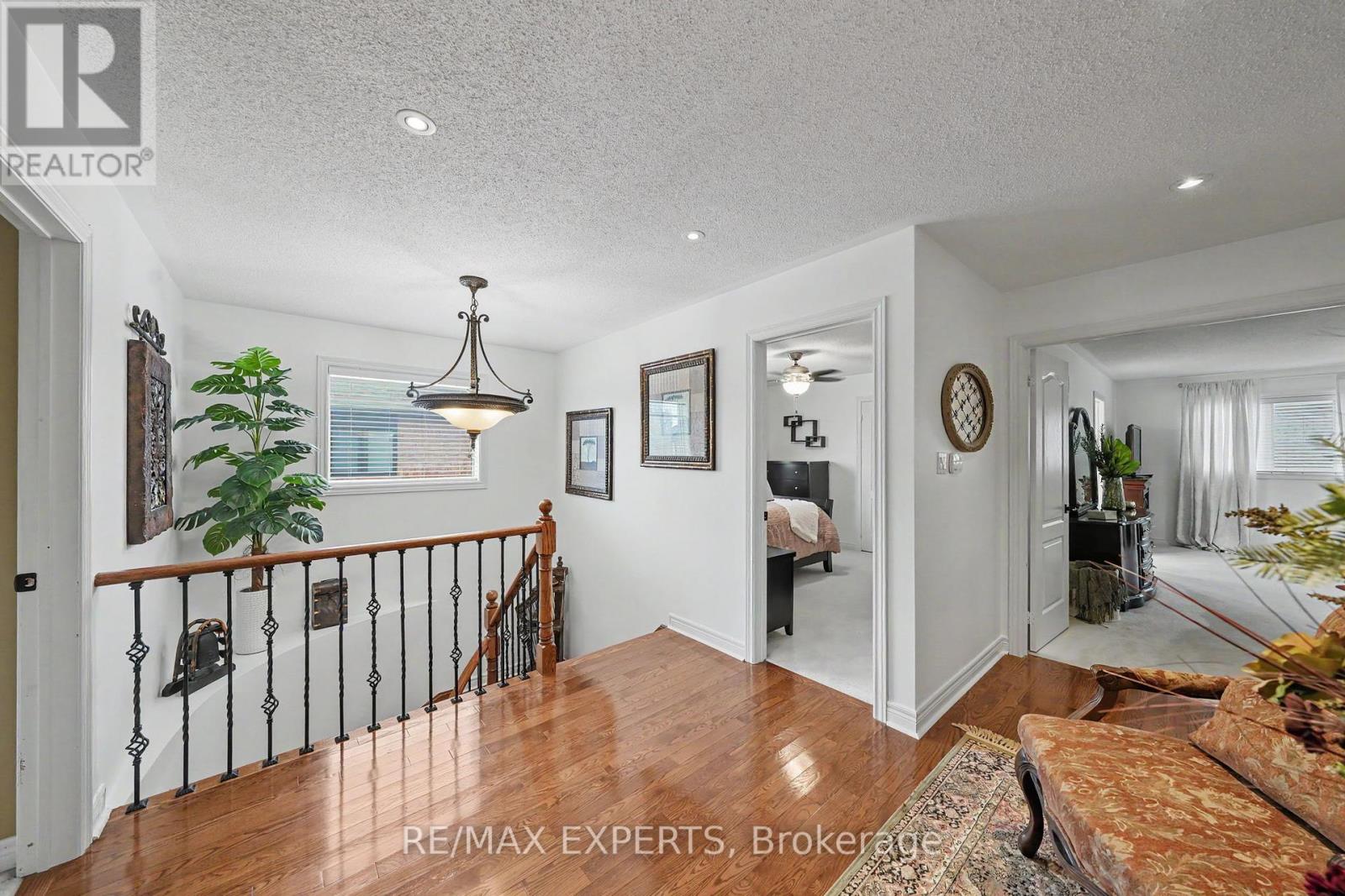 15 ARROWOOD CRESCENT - 17