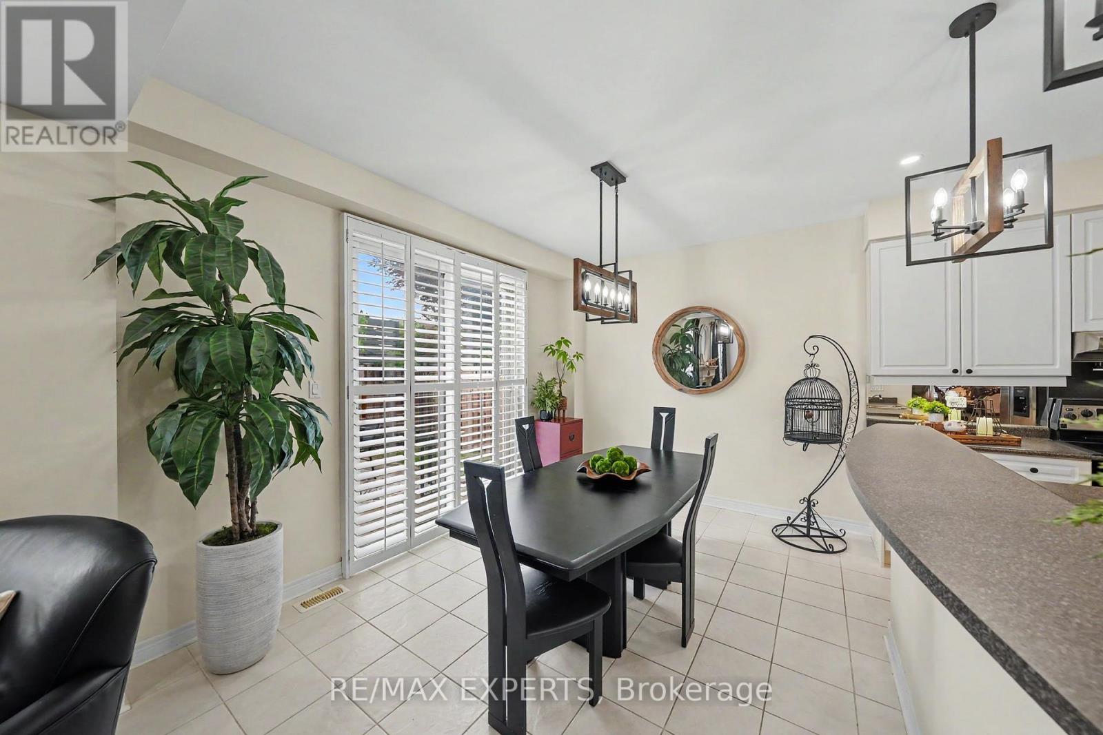 15 ARROWOOD CRESCENT - 11