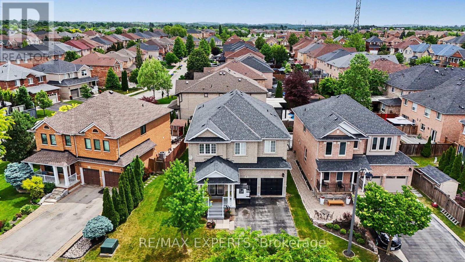 15 ARROWOOD CRESCENT - 3
