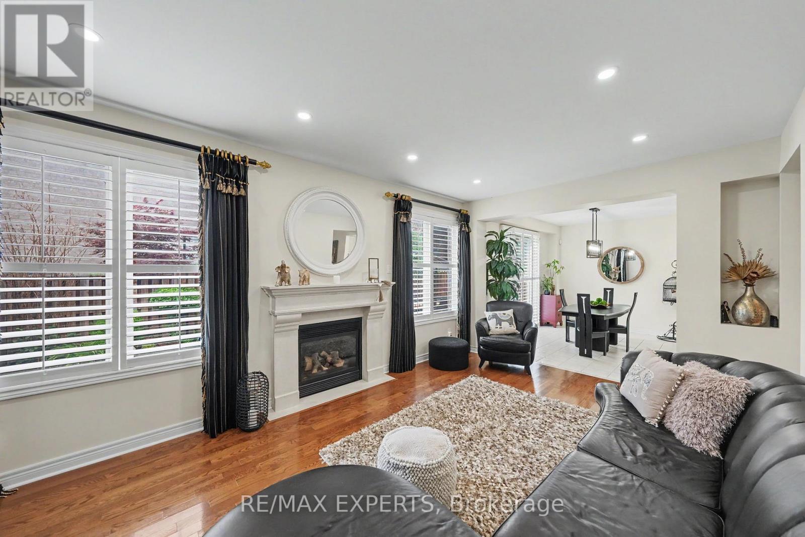 15 ARROWOOD CRESCENT - 10