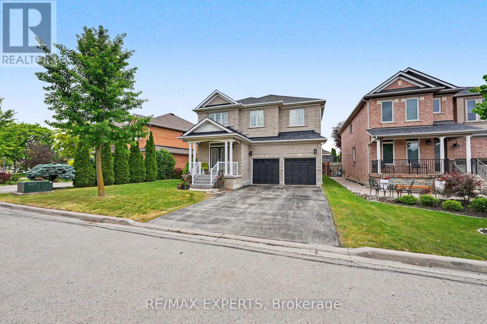 15 ARROWOOD CRESCENT - 2