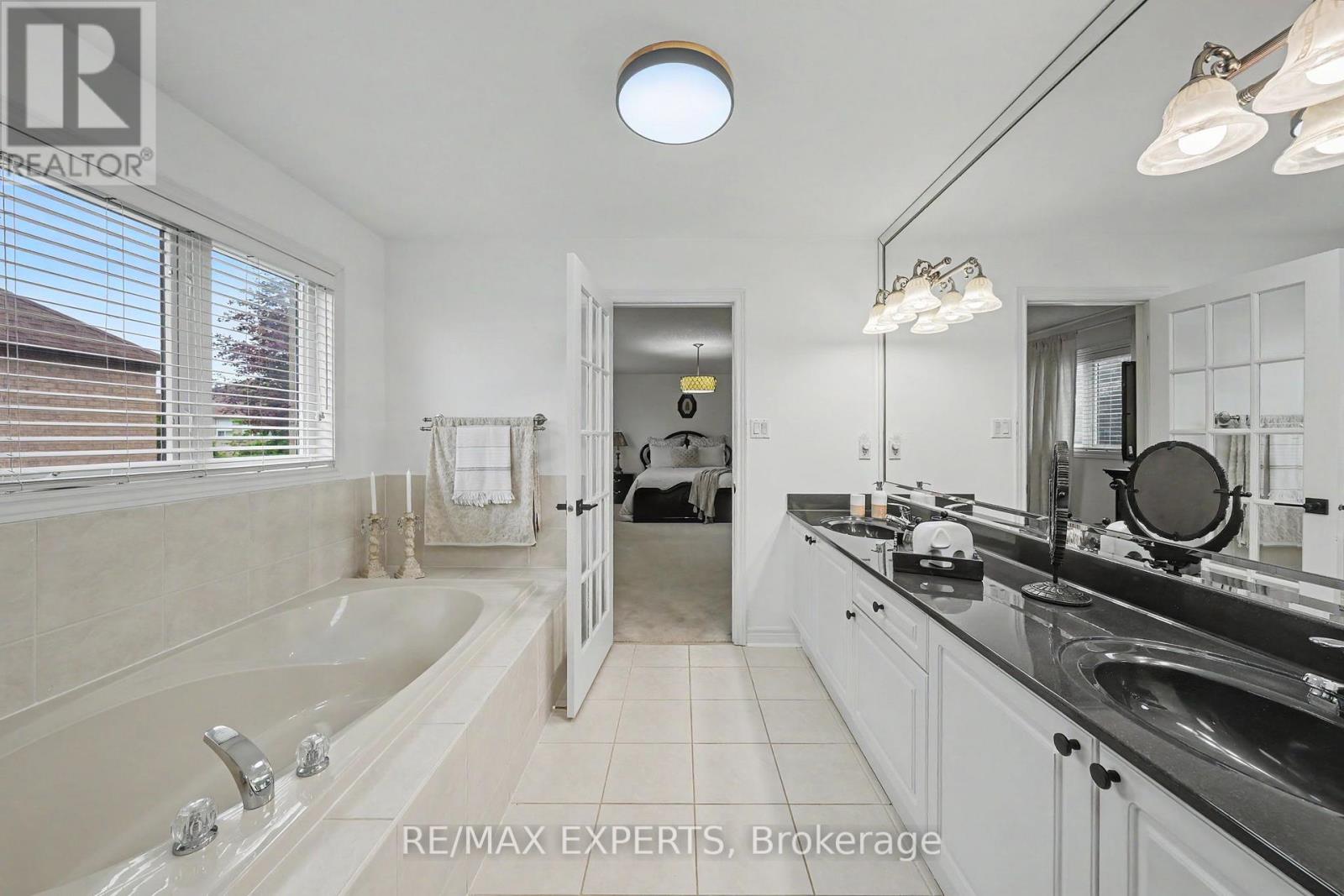15 ARROWOOD CRESCENT - 21