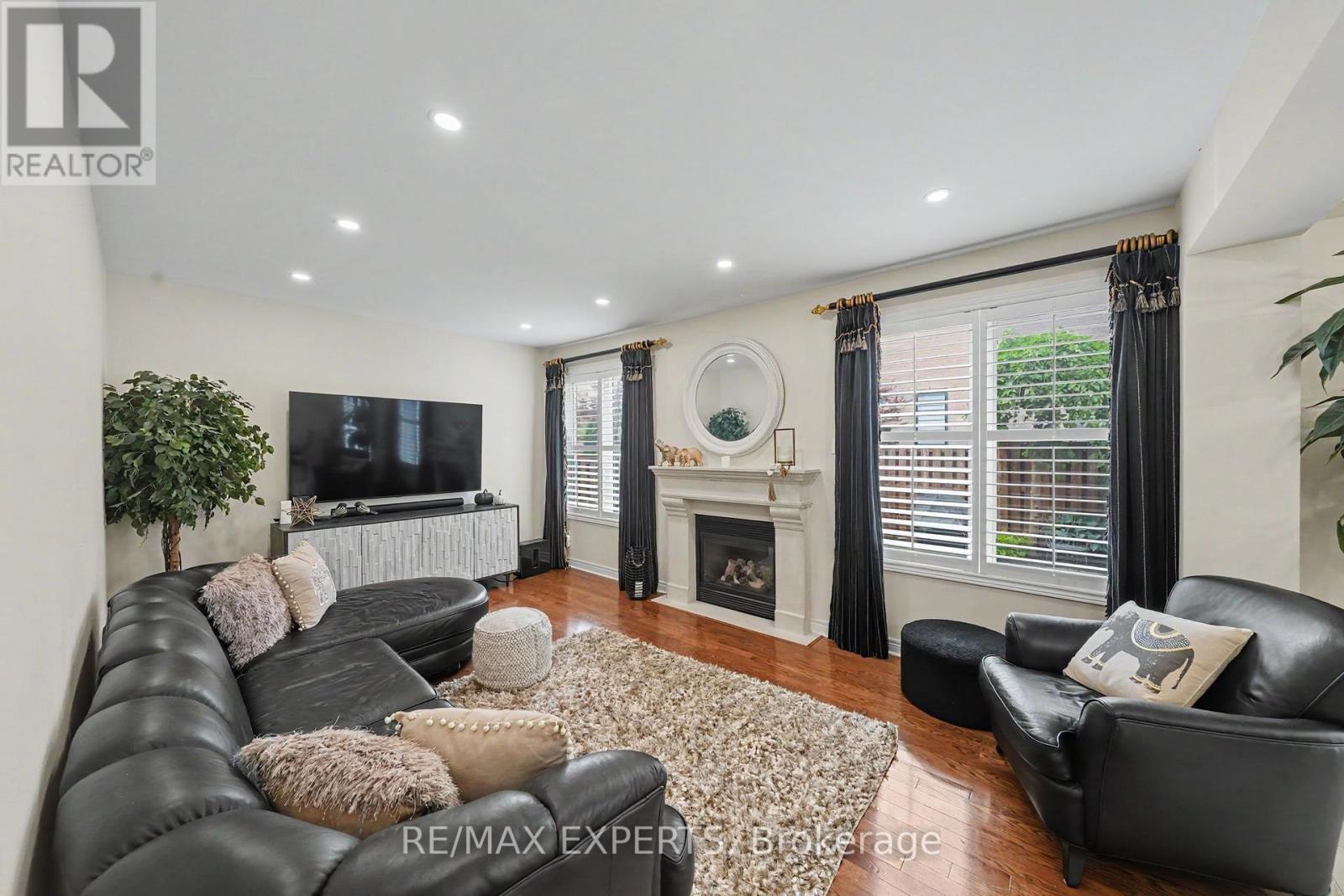 15 ARROWOOD CRESCENT - 9