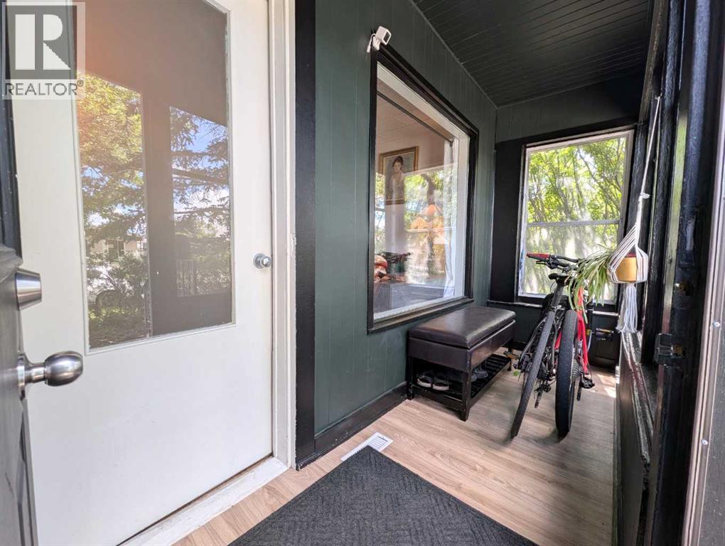 421 12 Street N - photo 3