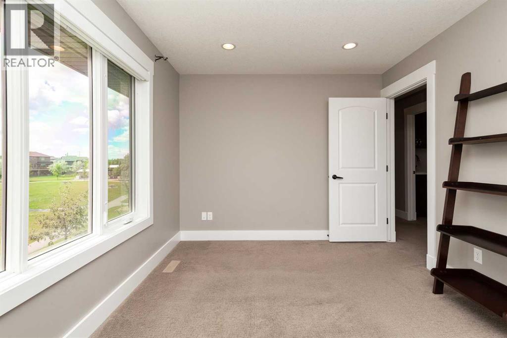 788 Canyonview Close W — photo 26