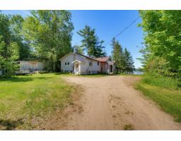 4 Ch. Montgomery, L Isle Aux Allumettes, QC J0X1M0 Photo 27