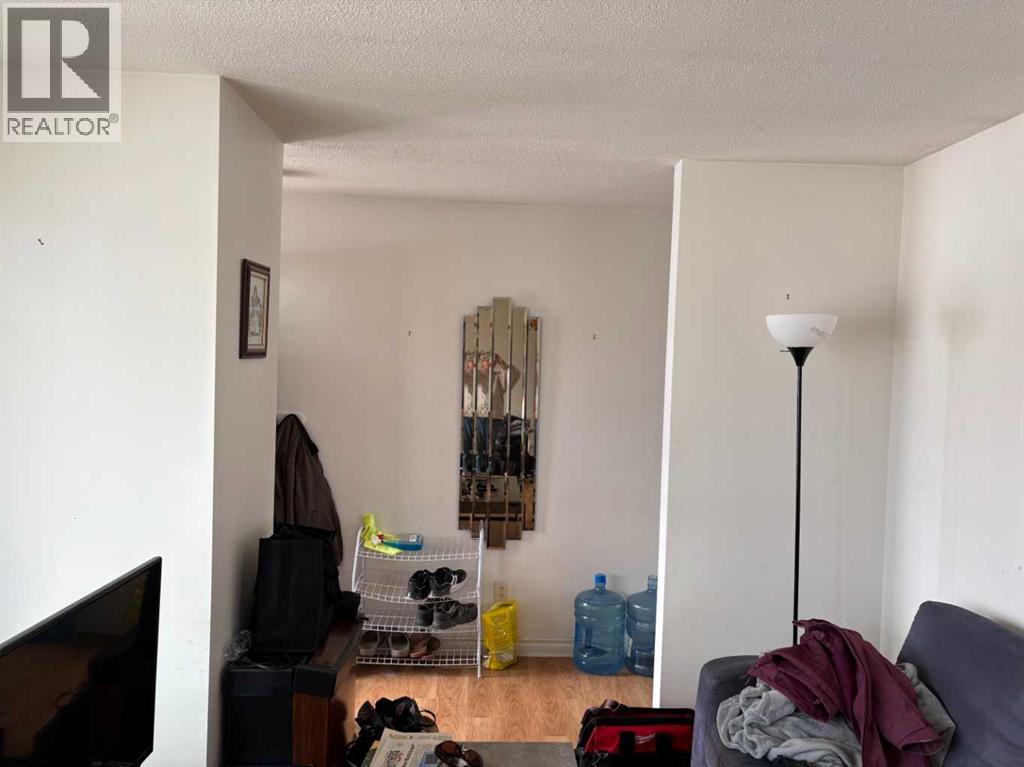 5003 42 Avenue — photo 6